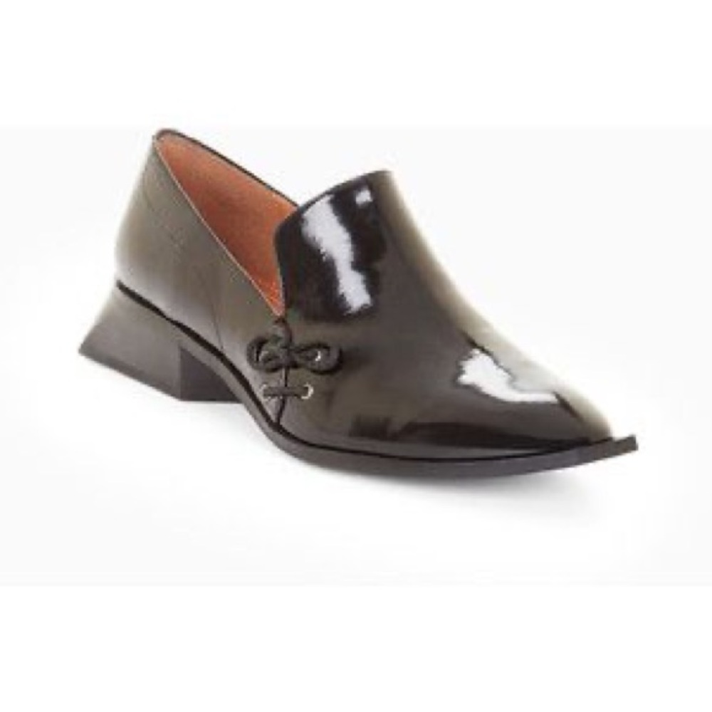 BCBG MAXAZRIA GIONNA Leather LOAFER